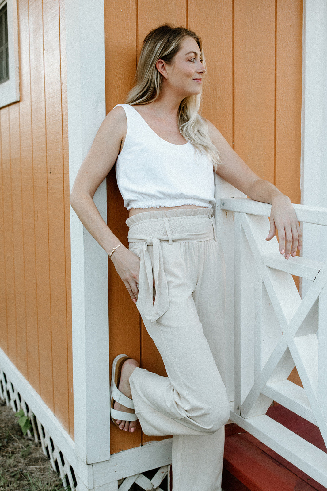 Pantalones de lino fruncidos para mujer