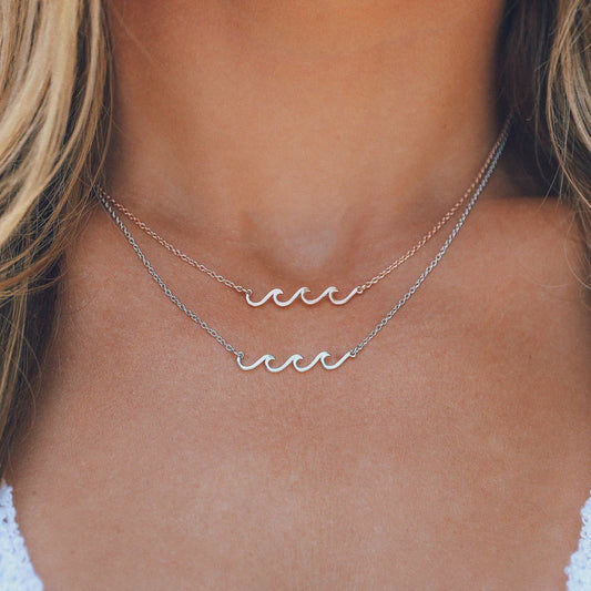 Delicate Wave Necklace | Silver