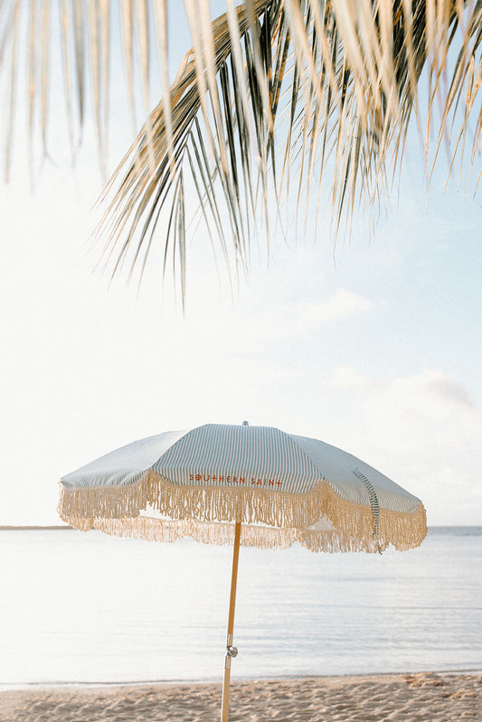 La sombrilla | Sombrilla de playa de mangosta seersucker